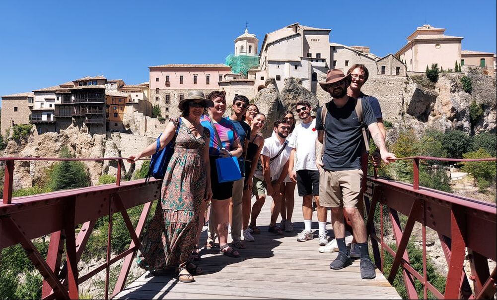 A typical photo at the iron bridge of Cuenca