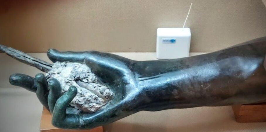 Bronze arm from a statue of Valeria